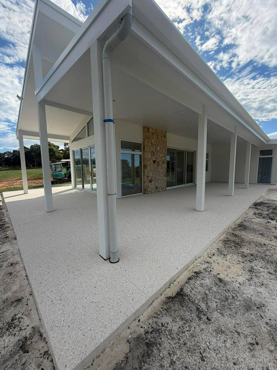 Diamond Exposed Aggregate – Hope Forest