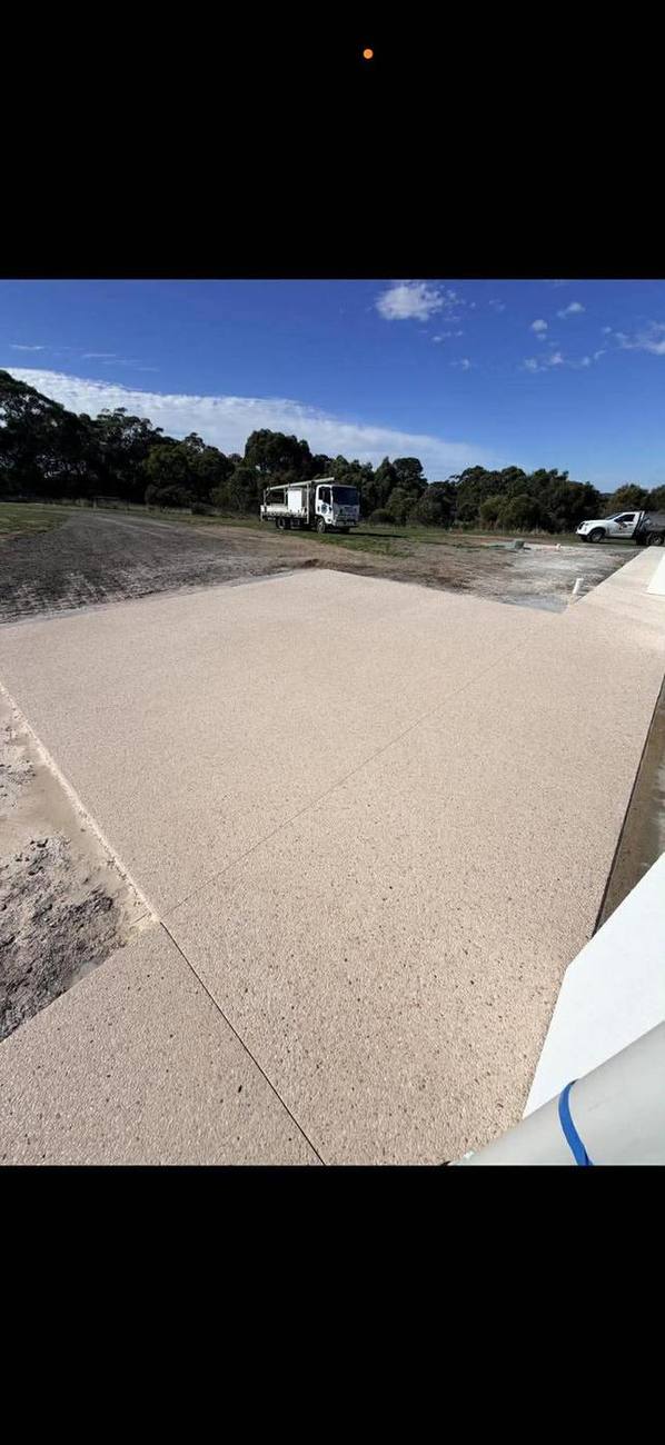 Diamond Exposed Aggregate – Hope Forest